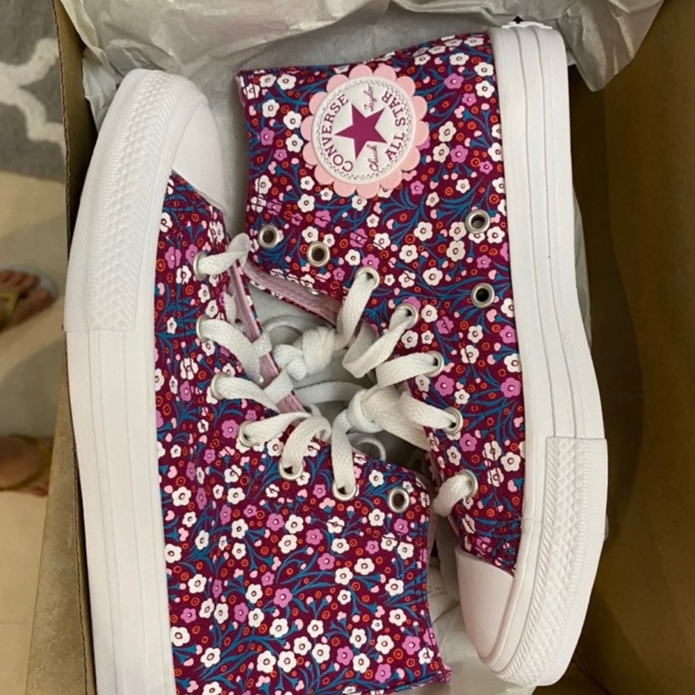 Girls Converse Hightop Shoes